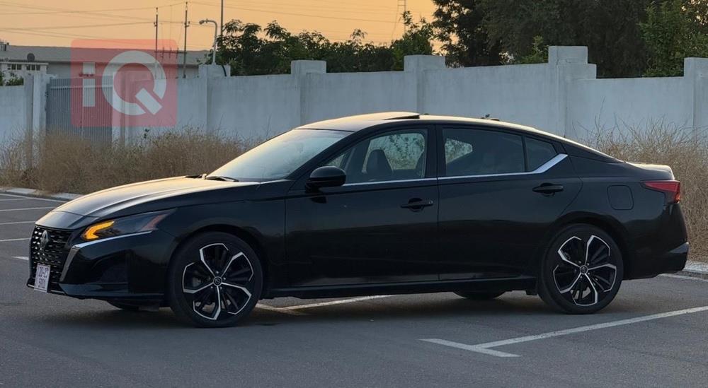 نيسان ألتيما